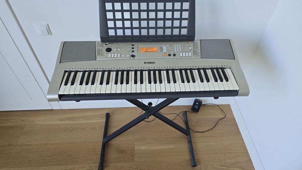 Keyboard Yamaha PSR-E313. W pełni sprawny.