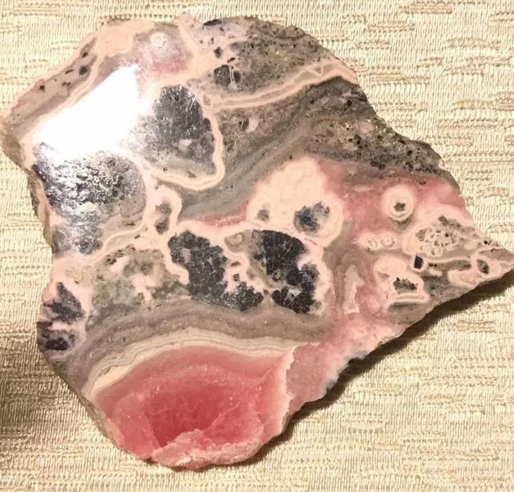 камінь природний родохрозіт