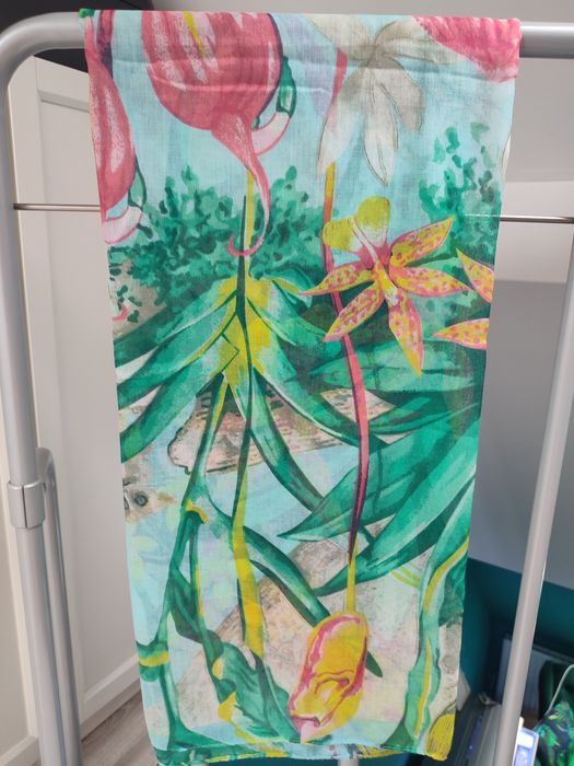 Szalik, pareo egzotyczny wzór 130cmx130cm
