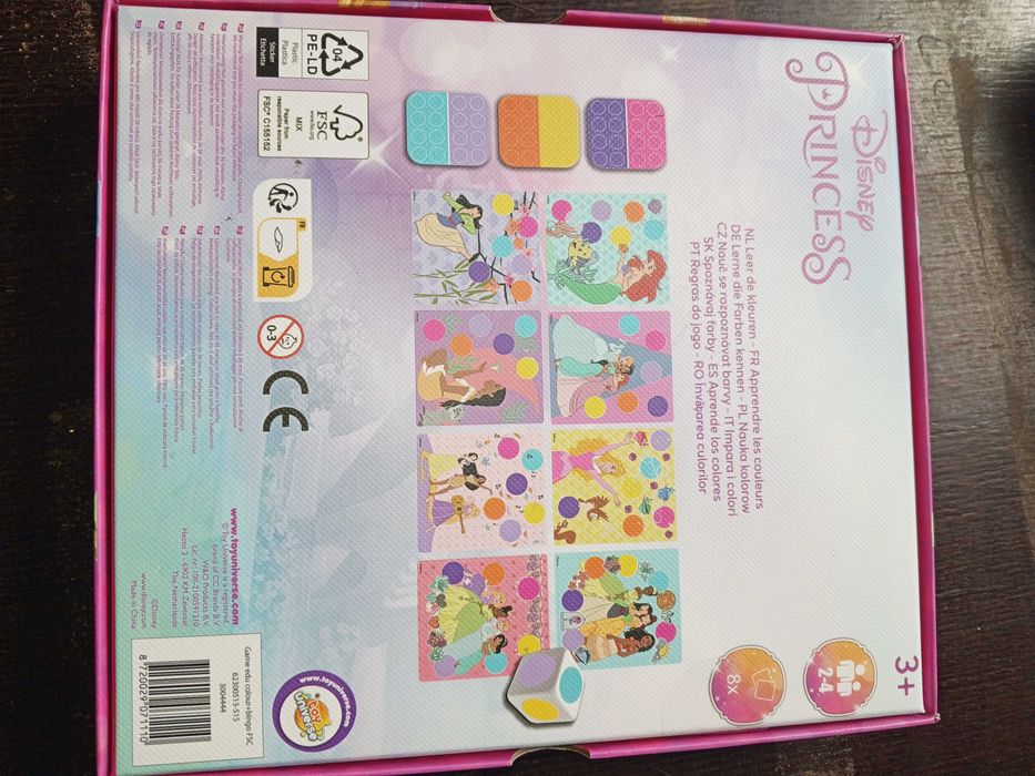 Gra nauka kolorów dla malej dziewczynki