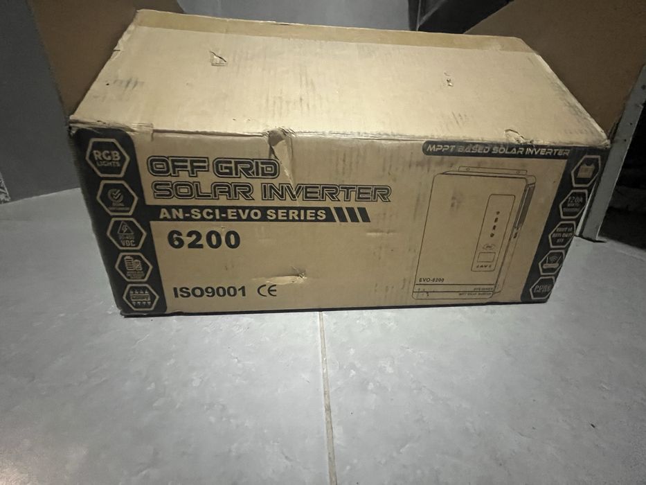 Гібридний інвертор Anern AN-SCI-EVO-6200 (6.2 кВт, 48В, чиста синусоїдальна хвиля, 1 фаза)