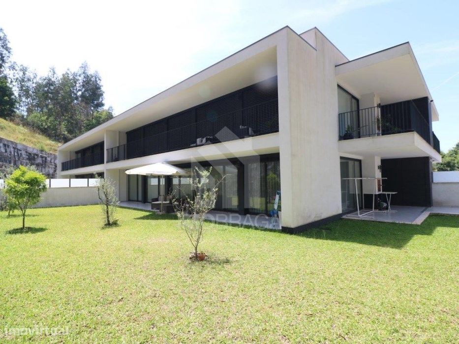Venda Apartamento T3 com Jardim - Lamaçães