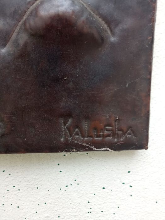 Fabulosa escultura em cobre pesadas. representa a caça.