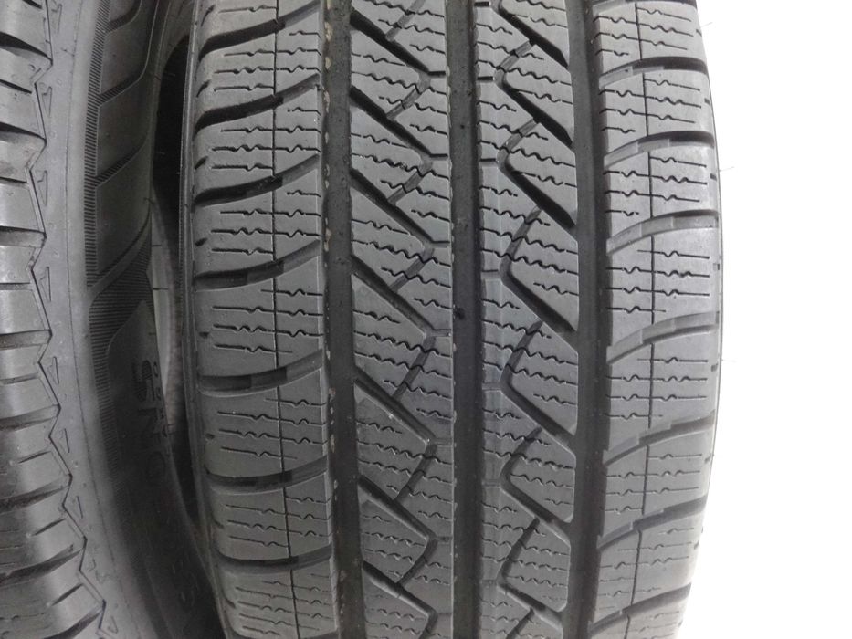 205/65/16C Goodyear Vector 4Seasons Cargo