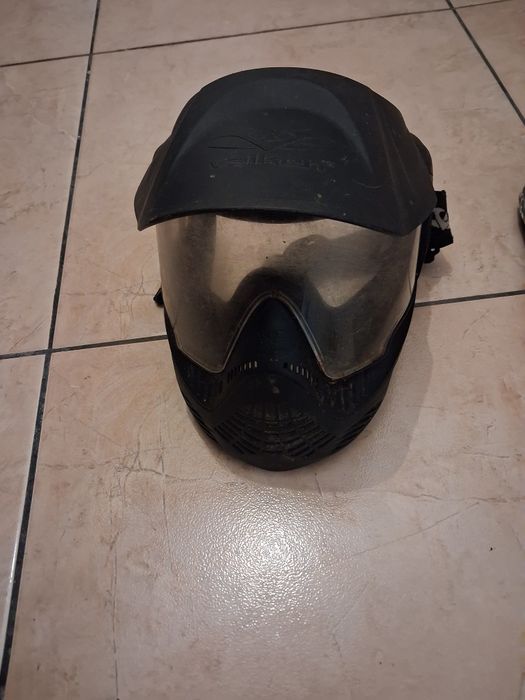 Arma e equipamento de paintball
