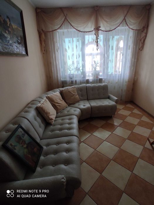 Продам сучасний будинок в Миргороді