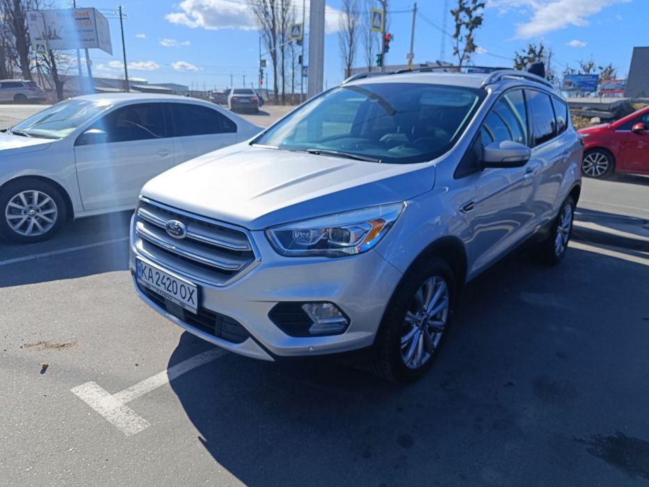 Ford Escape 2017 VIN 1FMCU9J91JUA60944 фото оголошення 2 з 9