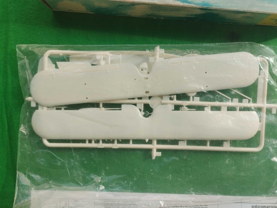 1/72 Heller L095 Les Mureaux 117 com decalques kit modelismo vintage