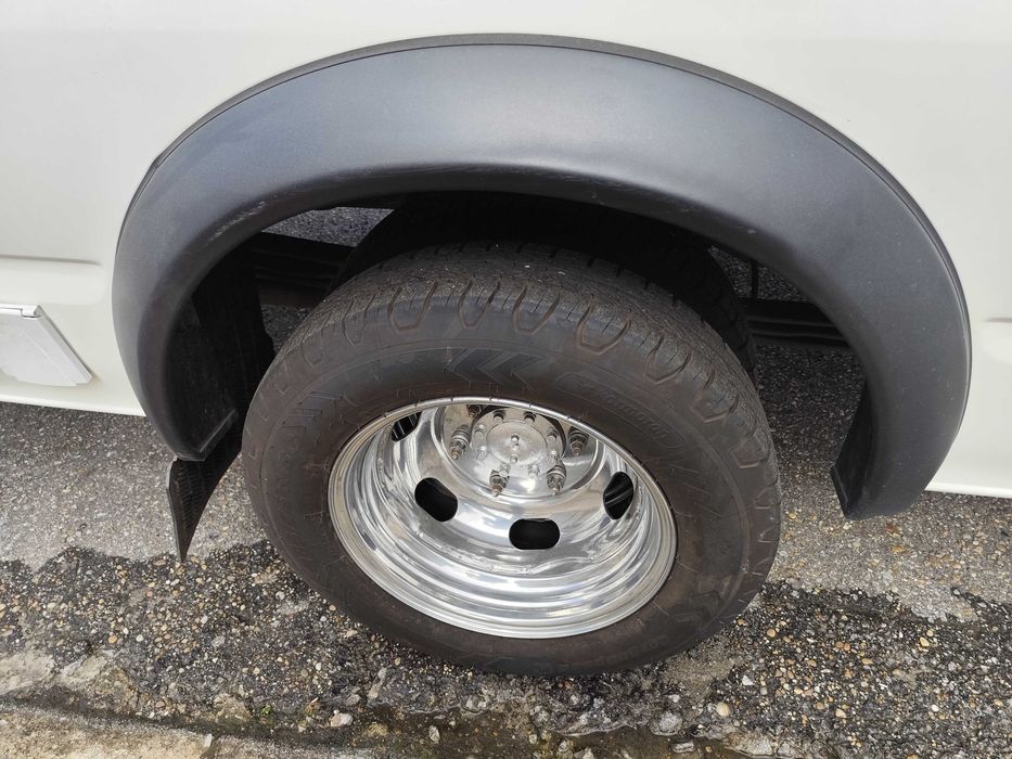 Vendo autocaravana com interior novo a estriar