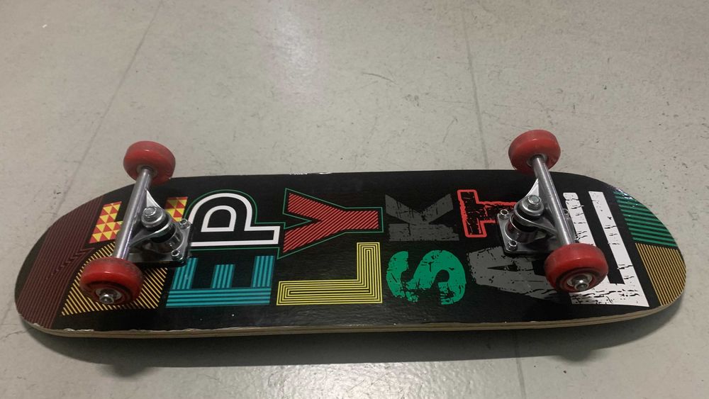 Skateboard Deeply como novo