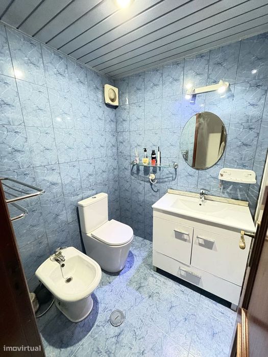 Excelente T3 com terraço e duas garagens!