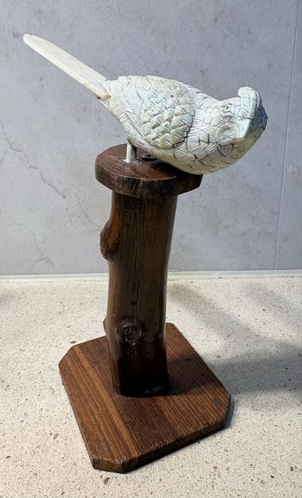 Rara preciosa escultura de um pássaro asiático esculpido do Sec. XVIII