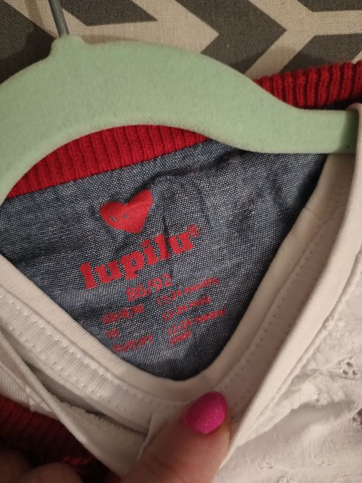 Biała bluzeczka+czerwony sweterek