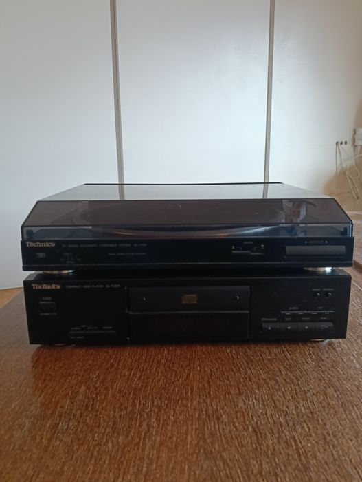 Conjunto gira discos Technics SL-J110R + leitor CD Technics SL-PJ28A