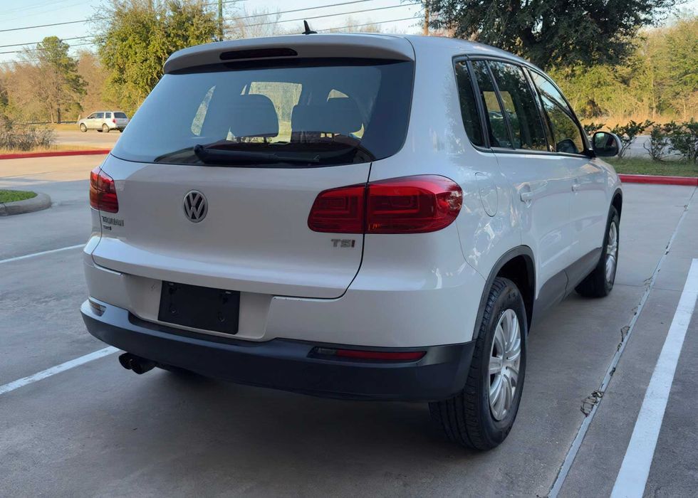 Volkswagen Tiguan      2016