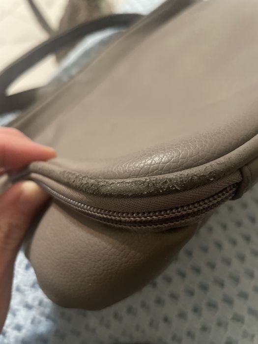 Сумка жіночі є дефекти