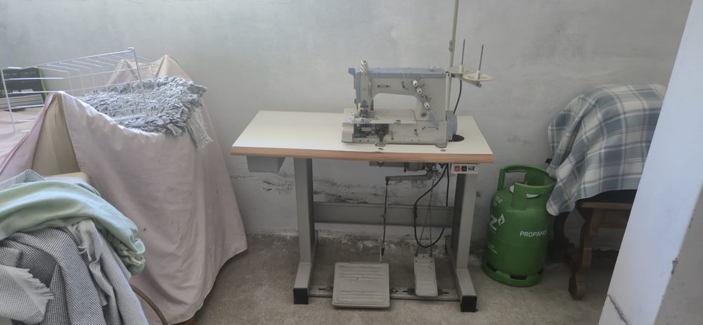 Máquina de costura Singer 564