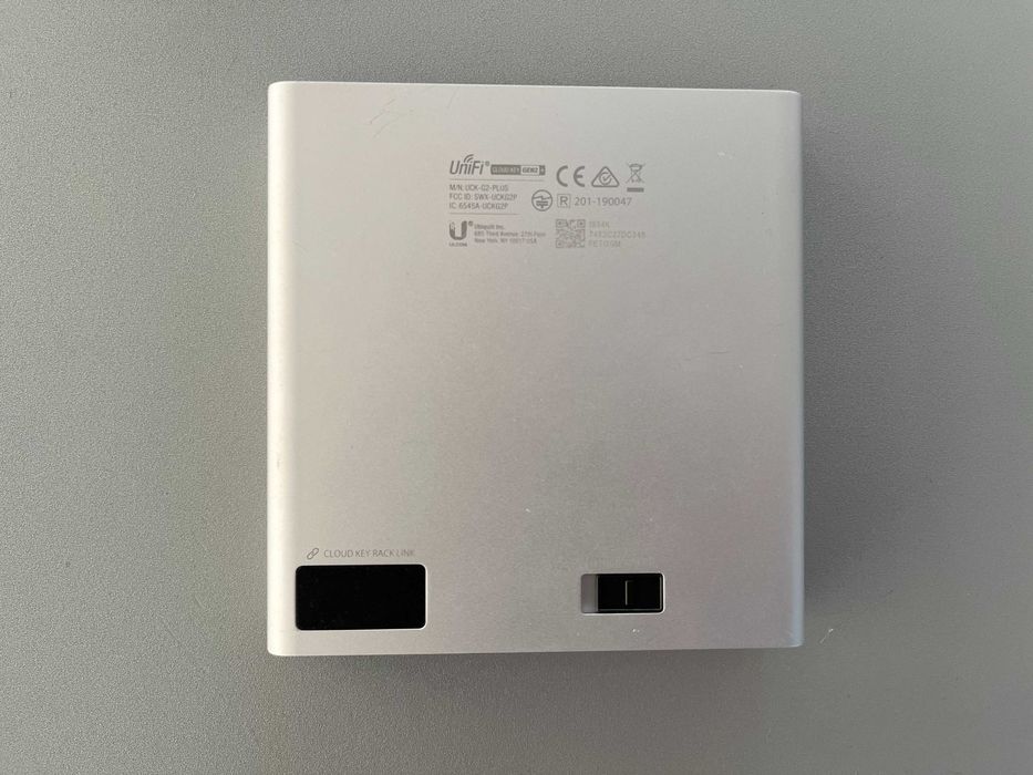 Контроллер Ubiquiti UniFi Cloud Key Gen2 Plus (UCK-G2-PLUS)