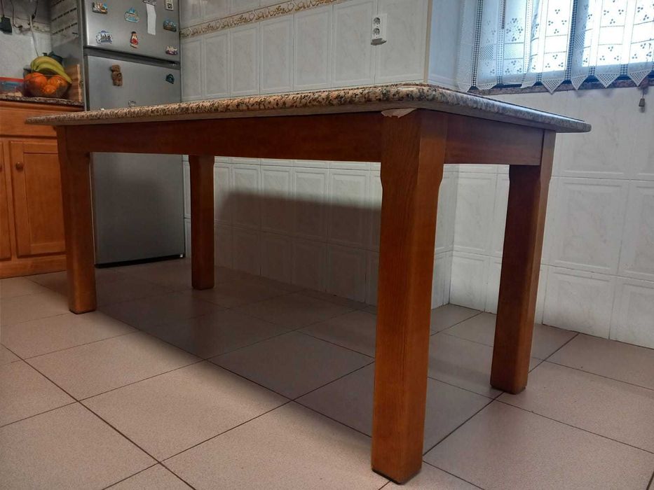 Mesa de Granito - 400€ Negociável