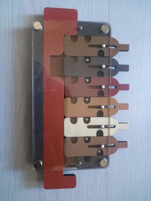 Puzzle mecânico, Constantin - Waiter's tray