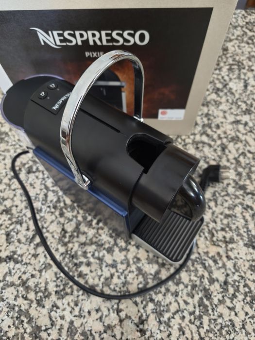 Maquina café Nespresso Pixie