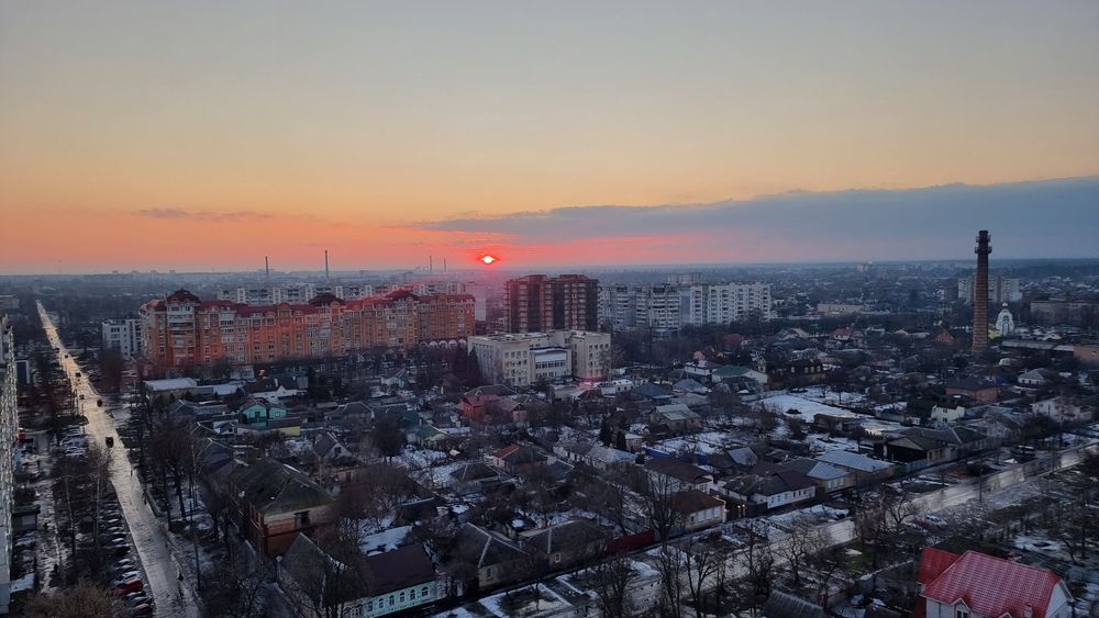БЕЗ КОМІСІЇ. 1здача.2кімн.46м2.Інвертори на тепло,воду.В тихому центрі