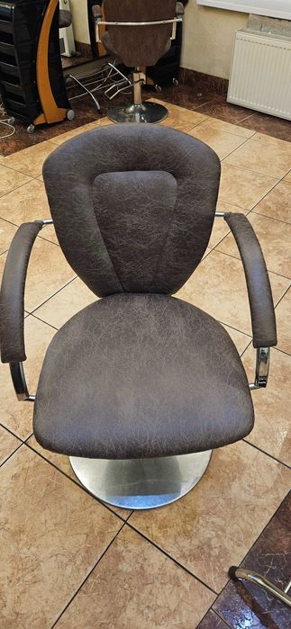 Перукарське крісло б/у
