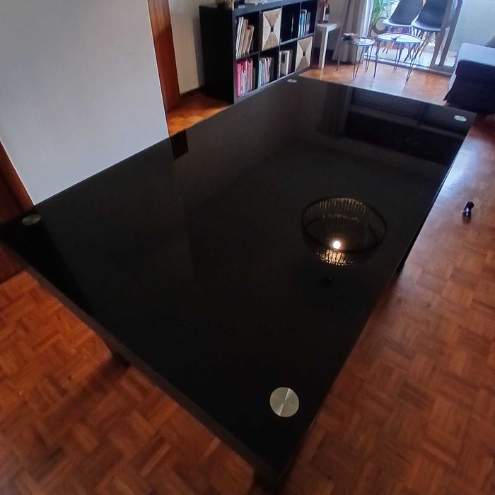 Mesa de Jantar Extensível – Vidro Preto | Excelente Estado
