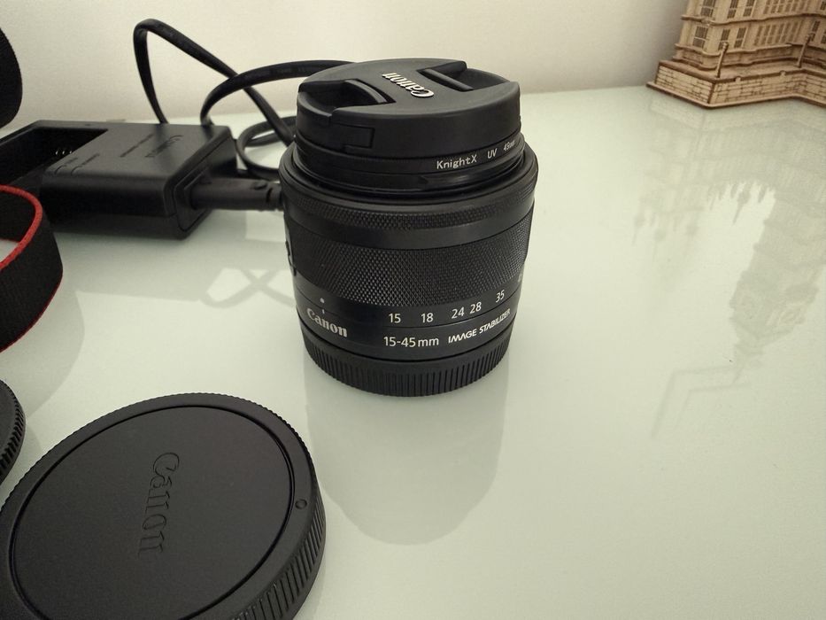 Canon EOS M50 + 2 Objetivas + 2 Baterias Extra + Mala | Como Nova