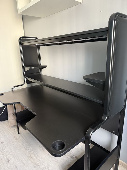 Biurko gamingowe FREDDE IKEA