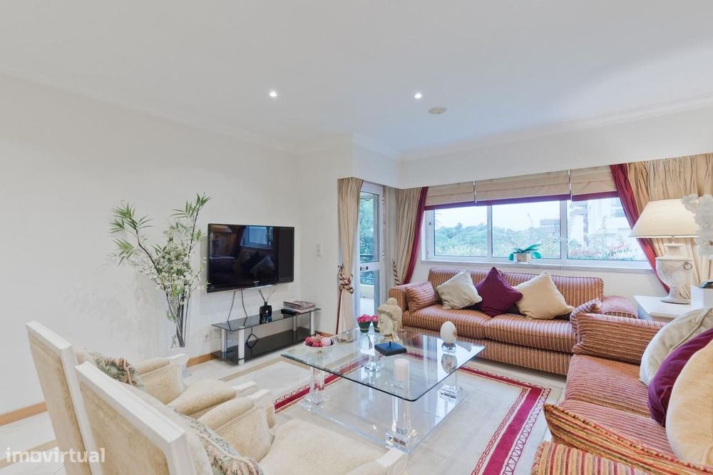 Apartamento T2 com jardim, Cascais