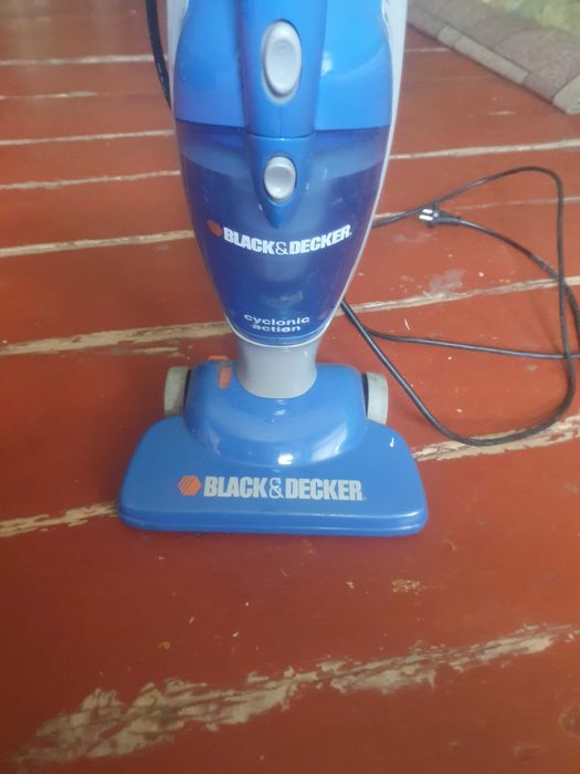 black & decker  odkurzacz pionowy