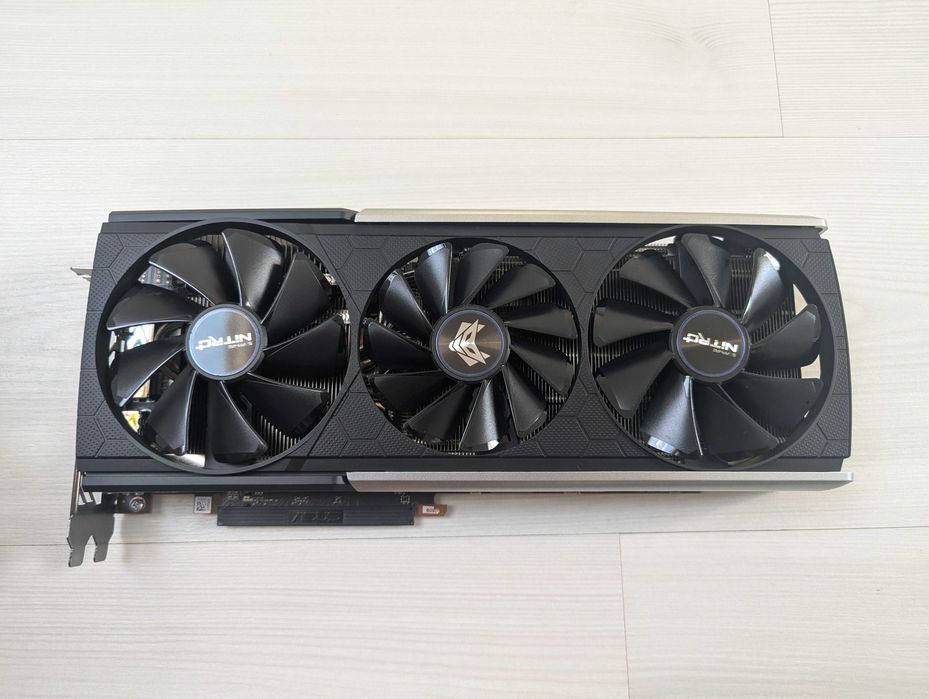 Placa Gráfica Sapphire Radeon RX 5700 XT Nitro+ 8GB OC - Excelente Estado