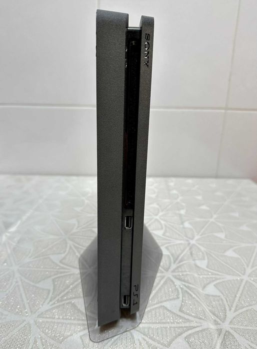 Ps 4 Slim em bom estado