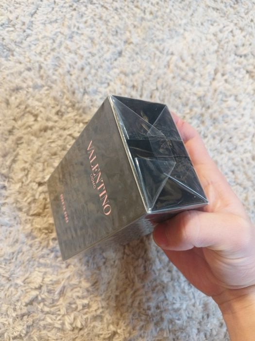 Valentino uomo born in roma