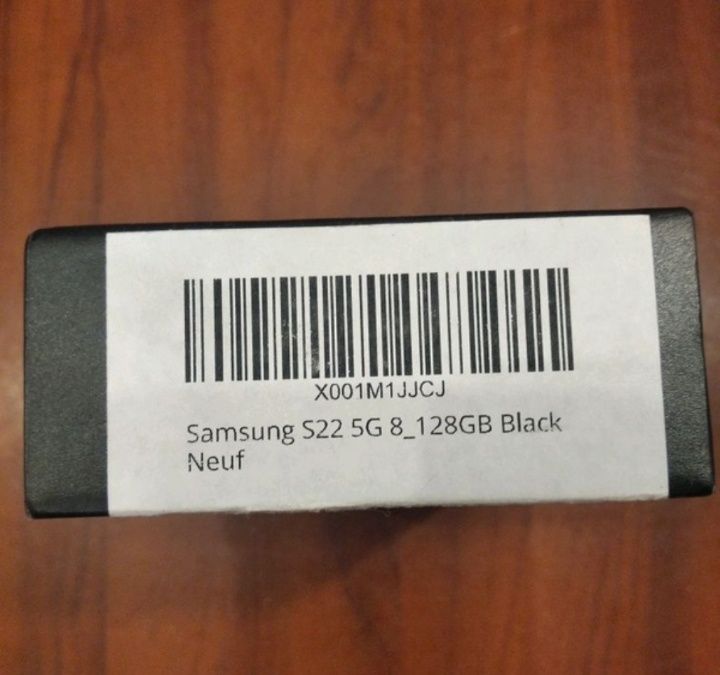 Телефон Samsung Galaxy S22