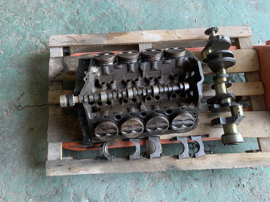 Блок двигуна з поршнями chevrolet 5,7 mercruiser5,7