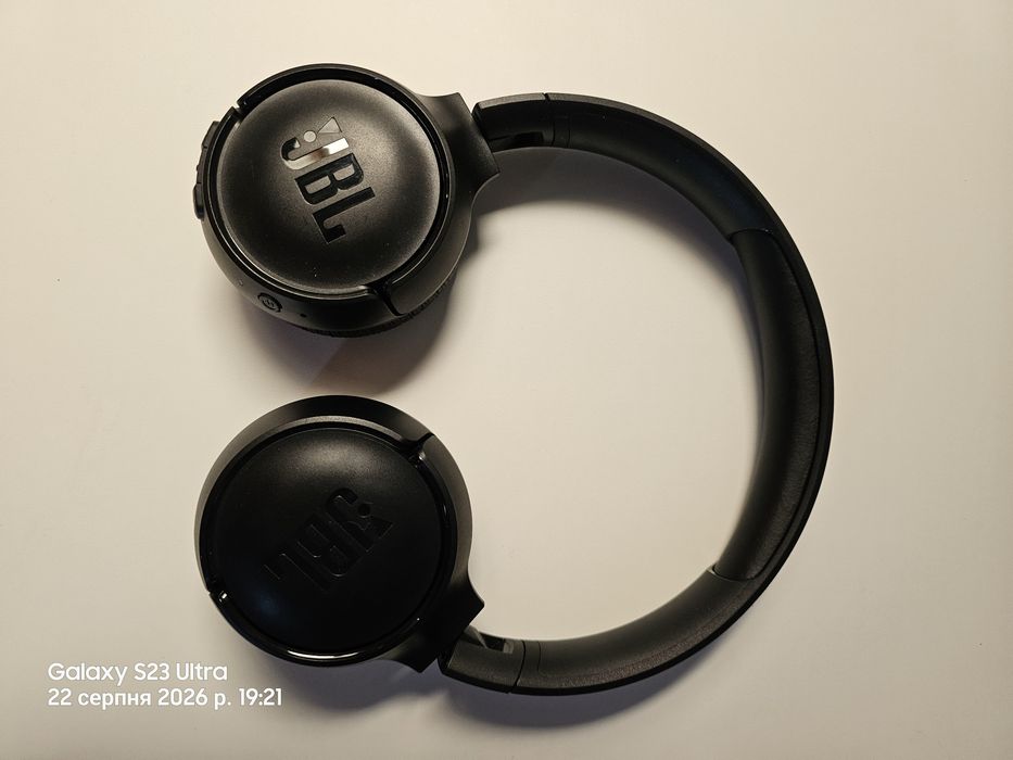 навушники JBL бездротові