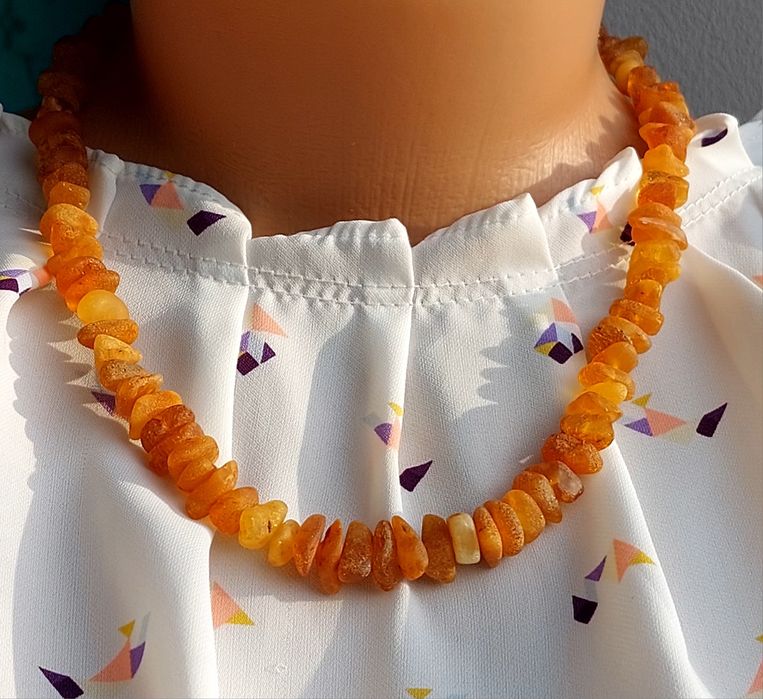 Намисто з натурального необробленого бурштину, лечебные янтарные бусы