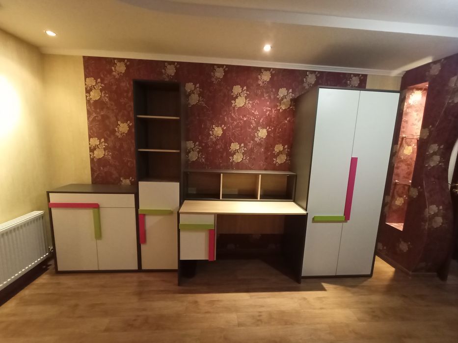 Меблі, дитяча/підліткова кімната