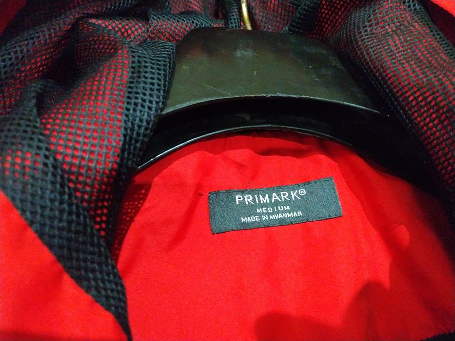 Спортивні куртки Nike, Primark