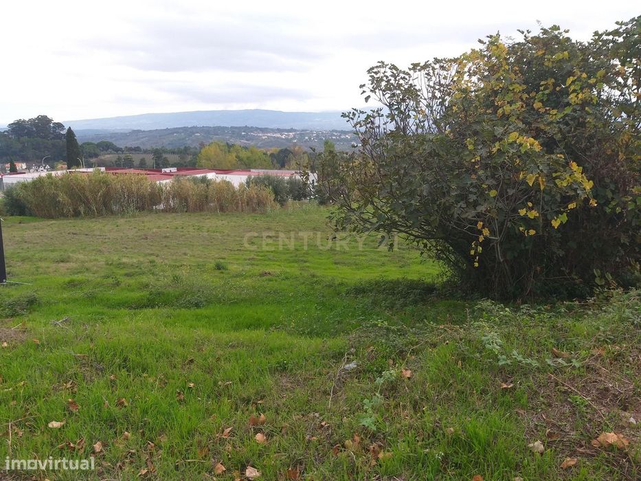 Lote de terreno para construção de moradia isolada  no centro de Forno