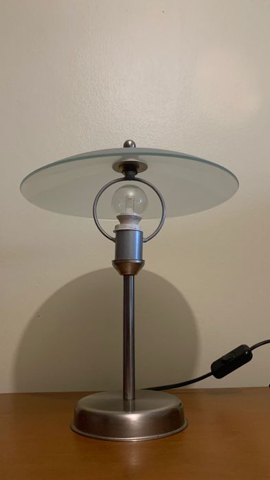 Candeeiros de vidro de teto e de mesa