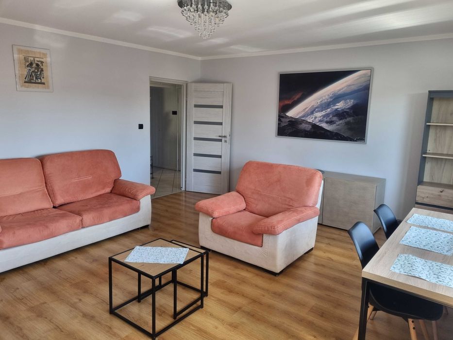 Sprzedam mieszkanie 62.5m2 z piwnicą w spokojnej okolicy na ul. Wiejskiej