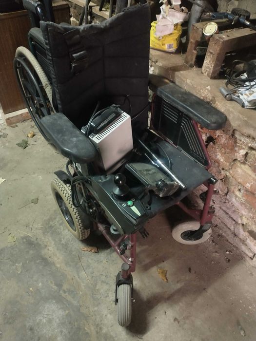 Wózek inwalidzki elektryczny