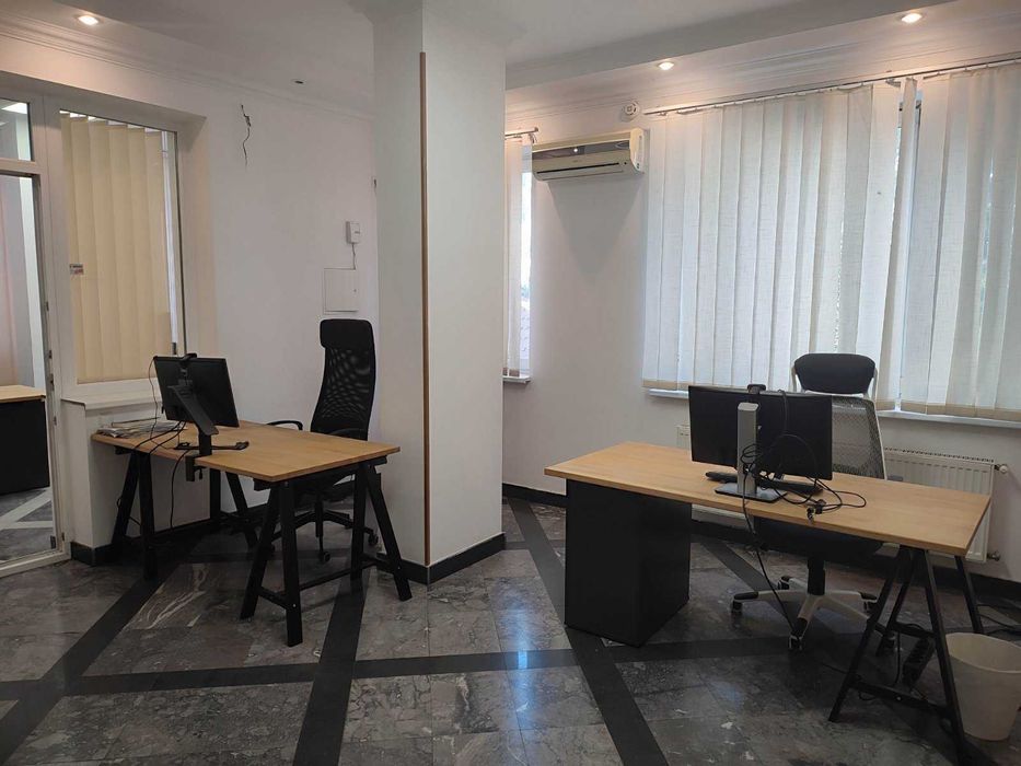 Сучасний великий офіс в прохідному місці з  газовим  АО!