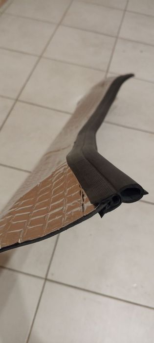 Накладка під лобове скло. Жабо на Renault Scenic 3