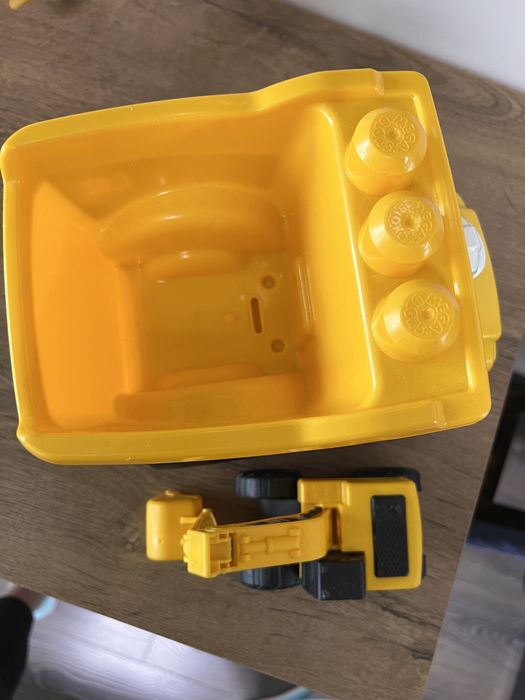 Mega Bloks CAT машинка