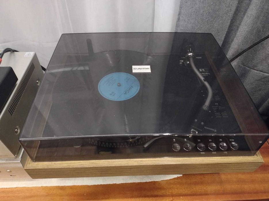 Kto naprawi gramofon DANIEL ?