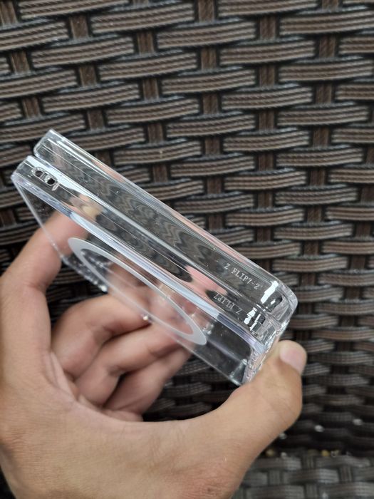 Spigen etui do Samsung Galaxy Z Flip 7, nowe, Magnet